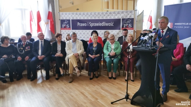 Konwencja programowa Prawa i Sprawiedliwości pod hasłem Inwestycje lokalne. Polska jest jedna rozpoczyna się w stargardzkim Domu Kultury Kolejarza.