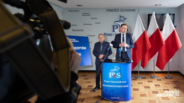 Klub PiS nie bierze udziału w dzisiejszej sesji zachodniopomorskiego sejmiku na znak protestu przeciwko chaosowi prawnemu.