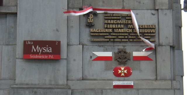 80 lat temu, 6 maja 1943 roku w Warszawie, po zatrzymaniach wśród harcerzy Chorągwi Wielkopolskiej, został aresztowany przez Niemców harcmistrz Florian Marciniak, prawnik, pierwszy naczelnik Szarych Szeregów - konspiracyjnej organizacji harcerskiej działającej w czasie II wojny światowej.