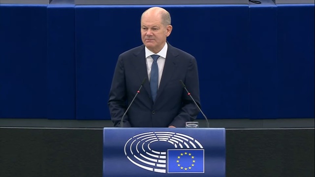 Kanclerz Niemiec Olaf Scholz apelował w Parlamencie Europejskim o reformowanie Unii Europejskiej, by stała się bardziej zjednoczona i zyskała silniejszą pozycję na arenie międzynarodowej.