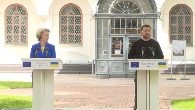 Obrona, w szczególności dostawy amunicji, ale też m.in. kwestia eksportu ukraińskiego zboża, były tematami rozmowy Wołodymyra Zełenskiego z Ursulą von der Leyen.