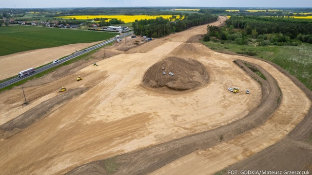 Trwają już prace ziemne na drodze ekspresowej S6. Chodzi o fragment Sławno - Słupsk.