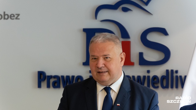 Wprowadzimy 800 plus dopiero od stycznia przyszłego roku właśnie ze względu na inflację - mówili na konferencji posłowie Prawa i Sprawiedliwości.
