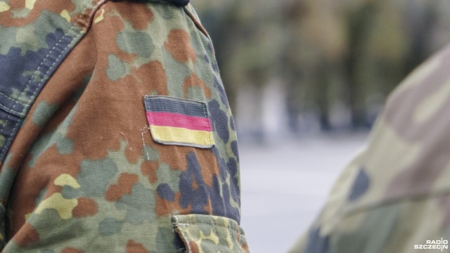 Politycy zza Odry debatują o przywróceniu obowiązkowego poboru do wojska. Domaga się tego między innymi opozycyjna chadecja, ale też współrządząca FDP. Obowiązek służby wojskowej w Niemczech został zawieszony w 2011 roku.