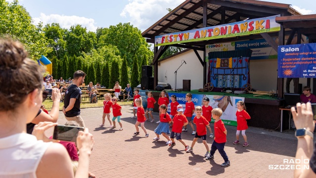 Już po raz 28. na szczecińskim Warszewie odbywa się Festyn Antoniański. Na wydarzenie przychodzą całe rodziny, a dla mieszkańców parafii pw. św. Antoniego to wydarzenie stało się już tradycją.