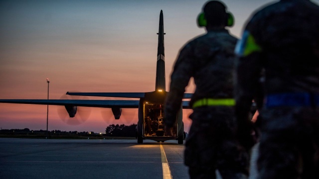 Nad Niemcami rozpoczęły się manewry lotnicze Air Defender 23. Ćwiczenia pod niemieckim przywództwem, których celem jest poprawa współpracy między siłami powietrznymi państw NATO, zahaczą także o Polskę. Potrwają do 23 czerwca.