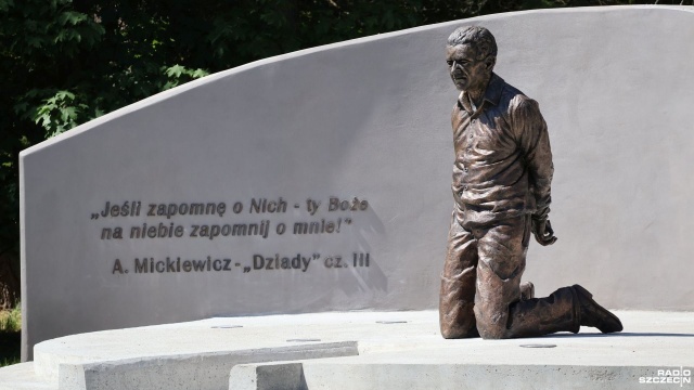 Pomnik ofiar operacji antypolskiej NKWD w Kołobrzegu już gotowy. Na jego oficjalne odsłonięcie ma zostać zaproszony premier Mateusz Morawiecki.