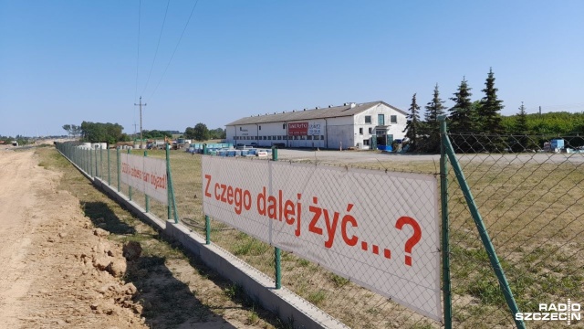 Budowa drogi S3 to jedna z największych inwestycji regionu, która przede wszystkim cieszy kierowców. Komfort jazdy, po jej ukończeniu, z pewnością się poprawi. Jednak nowa infrastruktura wprowadzi też wiele komunikacyjnych zmian. O te obawiają się mieszkańcy miejscowości Płocin między Sułominem a Wolinem.