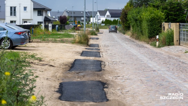 Najpierw przez lata zabiegali o remont ulicy, gdy się wreszcie doczekali, to teraz dają wyraz niezadowoleniu z tego, co zostawili drogowcy - mowa o mieszkańcach ulicy Zbójnickiej w Szczecinie.