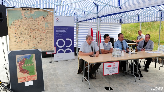 Stosunki polsko-niemieckie w perspektywie polskiej myśli zachodniej - pod takim tytułem odbyła się debata z cyklu Kolokwia Ottoniańskie w Radiu Szczecin, tym raz nie w studiu, a u stóp Góry Czcibora, z okazji obchodzonej w ten weekend 1051. rocznicy Bitwy pod Cedynią.