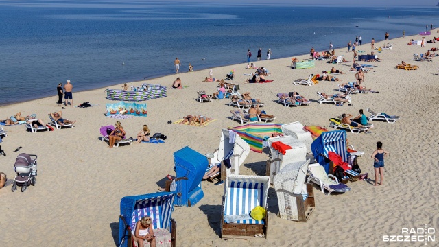 Alkohol na plażach nadmorskich leje się strumieniami i dlatego dochodzi do tragedii - mówi Jacek Kleczaj ze szczecińskiego WOPR.