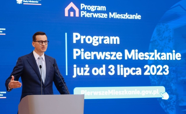Premier Mateusz Morawiecki powiedział, że wprowadzany dzisiaj program taniego kredytu mieszkaniowego jest spełnieniem obietnic rządu oraz Prawa i Sprawiedliwości.