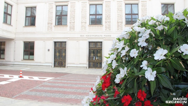 Koniec z paragrafem, z którego pozywano wielu dziennikarzy - jak podkreśla lider Suwerennej Polski, minister sprawiedliwości Zbigniew Ziobro, złożyli do Sejmu poselski projekt zmian, który usuwałby z kodeksu karnego artykuł 212.