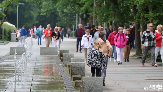 Żebractwo to sezonowy problem nadmorskich kurortów. Na ulicach i deptakach o datki proszą tu nie tylko osoby miejscowe. Okazuje się, że specjalnie w tym celu nad morze przyjeżdżają choćby obywatele Rumunii.