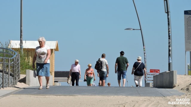 Poparzenie drugiego stopnia znacznej części ciała to efekt nieszczęśliwego wypadku do jakiego doszło w poniedziałek na świnoujskiej plaży.