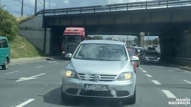Na początek ostrzeżenie dla kierowców wjeżdżających do miasta od ulicy Struga.