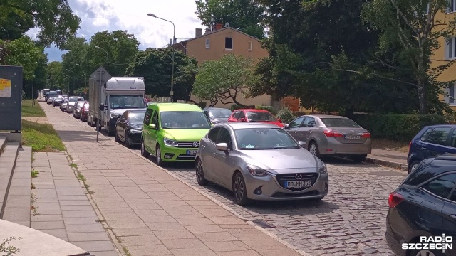 Weekend w połowie lata. Na drogach regionu pojawiają się utrudnienia związane z kolizjami i prowadzonymi pracami drogowymi.