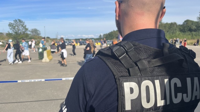 W czasie wolnym od służby policjanci zauważyli w Kołobrzegu poszukiwaną listem gończym 27-latkę. Kobieta została zatrzymana.