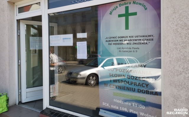 Makarony, powidła, cukier i gotowe produkty mięsne rozdają od środy w Stargardzie wolontariusze Stowarzyszenia Misja Dobra Nowina. Bank Żywności otwarto na parterze budynku w śródmieściu, przy ul. Wojska Polskiego.