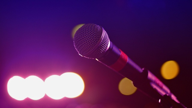 Piosenkarka Taylor Swift bije nie tylko rekordy popularności swoją twórczością. Niedawno zakończone koncerty w Ameryce Północnej oraz te przewidziane na przyszły rok w ramach jej światowej trasy, mają być najbardziej dochodowymi w historii.