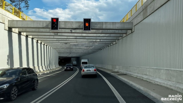 900 tys. pojazdów przejechało przez tunel w Świnoujściu. Ta liczba padła w piątek po południu. Zarządcy tunelu spodziewają się, że milionowy kierowca pod Świną przejedzie w ciągu kilku dni.