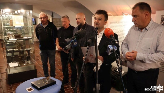 Planowali remont, a odnaleźli ludzkie szczątki i cenne zabytki. Dzięki właściwej reakcji, eksponaty można oglądać już w muzeum.