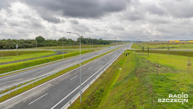 Obwodnica Przecławia i Warzymic, w ciągu drogi krajowej nr 13, została oddana do użytku. Prawie pięciokilometrowy odcinek dwupasmówki kierowcy od teraz mogą pokonywać z prędkością 100 kmh.