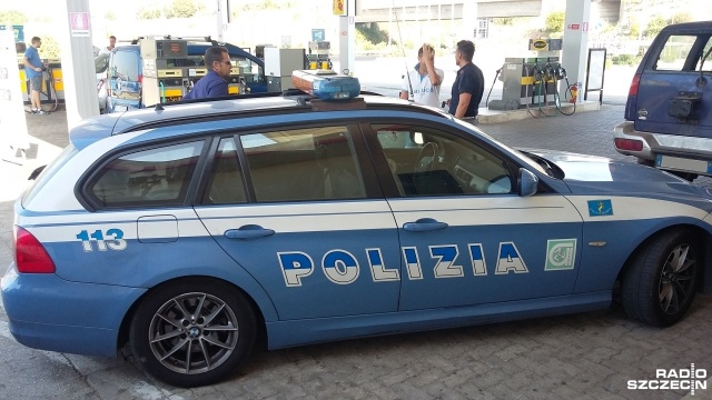 Włoska policja i karabinierzy przeprowadzili o świcie trzy operacje przeciwko przestępczości zorganizowanej. Mają związek z serią brutalnych przestępstw z udziałem nieletnich, do których doszło ostatnio na południu i w centrum Włoch.