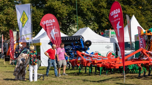 Wystawa zwierząt, występy kapel ludowych, regionalne i tradycyjne produkty - m.in. takie atrakcje czekają na odwiedzających w drugim dniu 35. edycji targów Agro Pomerania w Barzkowicach.