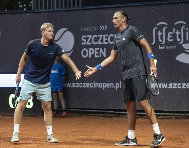 Maks Kaśnikowski rozegra w czwartek dwa mecze w tenisowym turnieju Invest in Szczecin Open. 20-letni Polak w singlu walczyć będzie o awans do ćwierćfinału szczecińskiego challengera a wraz z Łukaszem Kubotem o półfinał debla.