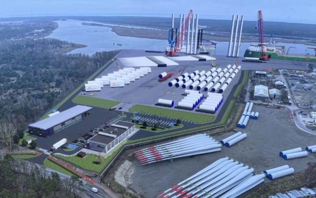 Prawie 120 milionów złotych będzie kosztować lądowa część terminalu instalacyjnego morskich farm wiatrowych w Świnoujściu.