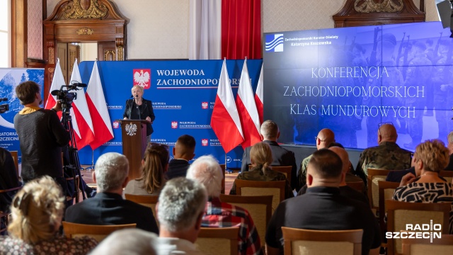 Uczniowie zachodniopomorskich klas mundurowych rozpoczęli kolejny rok szkolny. To przyszli żołnierze, policjanci, pracownicy służby więziennej czy strażacy.
