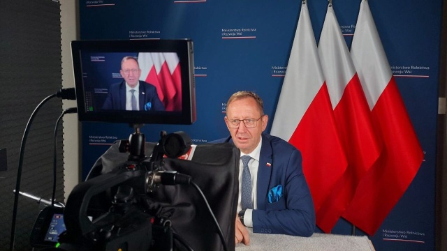 O północy weszło w życie rozporządzenie, które na czas nieokreślony zakazuje importu zbóż z Ukrainy do Polski. To odpowiedź na wygaśnięcie unijnego embarga, które obejmowało też cztery inne kraje przyfrontowe - Bułgarię, Rumunię, Słowację i Węgry.