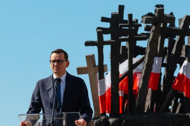 17 września 1939 roku Polska znalazła się w żelaznym uścisku dwóch barbarzyńskich systemów - powiedział premier.