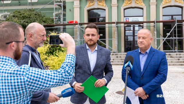 W piątek do sprawy kłopotów w szczecińskiej komunikacji miejskiej odnieśli się politycy PiS.