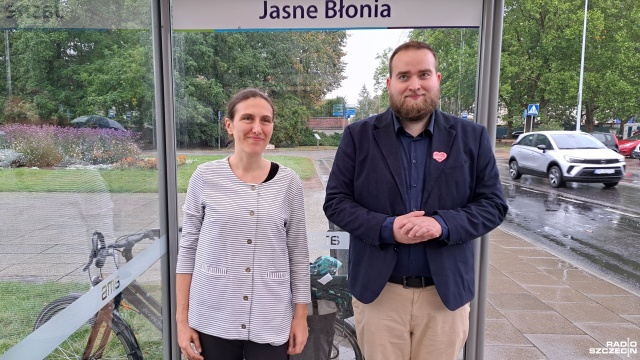 Walka z katastrofą klimatyczną, powołanie rzecznika praw zwierząt i zwiększenie dostępności transportu publicznego - to postulaty Lewicy w tegorocznych wyborach, ogłoszone podczas konferencji z okazji europejskiego dnia bez samochodu.