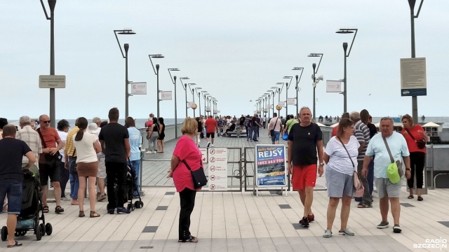 Blisko pół miliona osób skasowało w tym sezonie bilety wchodząc na kołobrzeskie molo. Chociaż sezon jeszcze oficjalnie się nie skończył, to już udało się osiągnąć wynik na poziomie ubiegłorocznym.