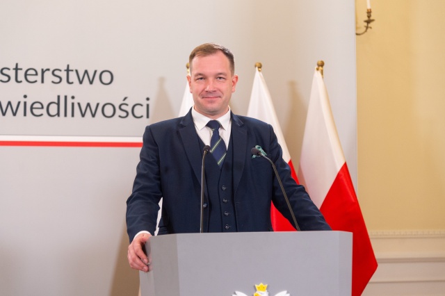 Zaostrzenie przepisów w walce z pedofilią, surowe kary za handel dziećmi lub zakaz odbierania nieletnich z powodu biedy to najważniejsze ze zmian, które w ciągu ostatnich kliku lat wprowadzono w polskim prawie, aby chronić najmłodszych.