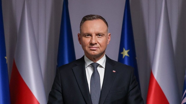 Prezydent Andrzej Duda w specjalnym orędziu apelował do Polaków, by w niedzielnym głosowaniu wybierali mądrze i odpowiedzialnie.
