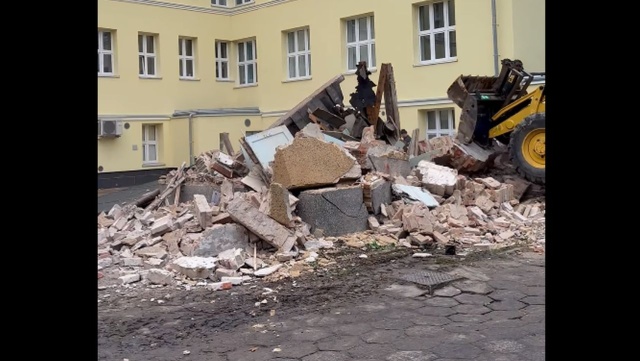 Rozpoczęły się prace przygotowawcze do budowy. Nowoczesny budynek powstanie na dziecińcu placówki.