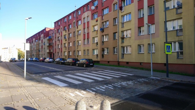 Będzie kolejne, bezpieczniejsze przejście dla pieszych w Stargardzie. Zebra na ulicy Szkolnej znajdzie się na specjalnym wyniesieniu.