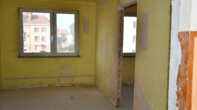 Świnoujście rozpoczęło przebudowę lokali socjalnych przy ul. Modrzejewskiej na Warszowie.