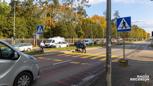 Zmiana organizacji ruchu na ulicy Mieszka I w Szczecinie. Chodzi o układ świateł na skrzyżowaniach w okolicach Cmentarza Centralnego.