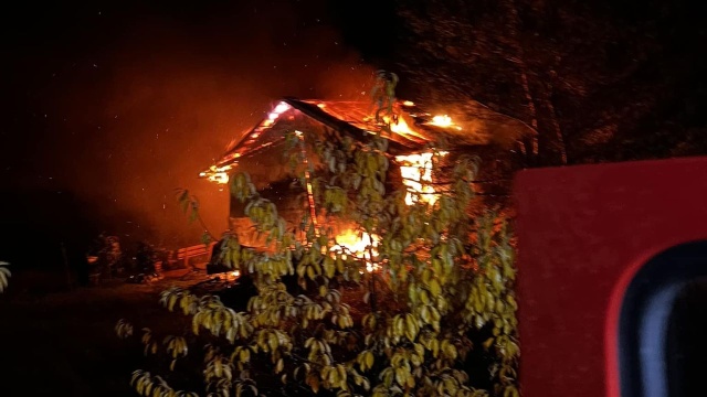 Pięć zastępów straży gasiło nocny pożar w Morzyczynie.