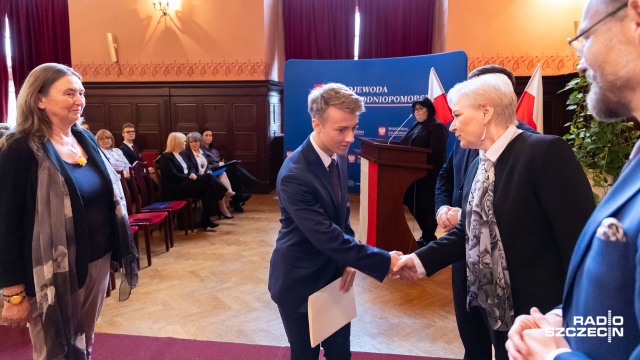 Prawie 200 stypendiów Prezesa Rady Ministrów trafiło do uczniów szkół województwa zachodniopomorskiego.