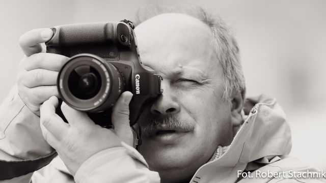 Ostatnie pożegnanie szczecińskiego artysty - rodzina i społeczność fotografików na Cmentarzu Centralnym będzie wspominać Artura Magdziarza.