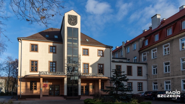 Zaczynał kadencję jako działacz PSL i z tej rekomendacji zasiadał w zarządzie województwa - teraz już oficjalnie przystąpił do ruchu politycznego utworzonego pod egidą prezydenta Szczecina. W zachodniopomorskim sejmiku wicemarszałek Olgierd Kustosz został członkiem powstałego właśnie klubu Koalicji Samorządowej.