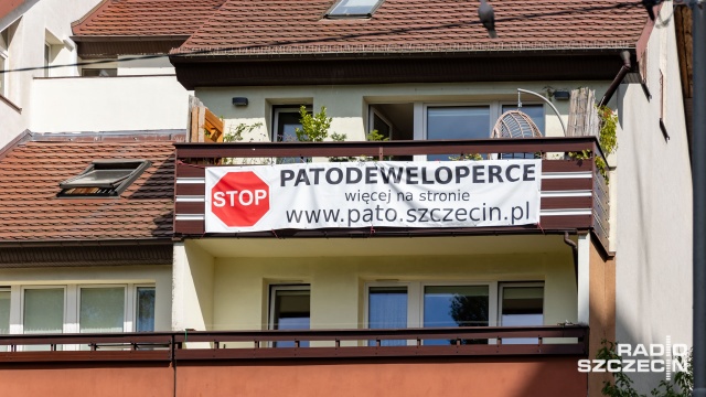 Miasto nie będzie negocjowało w sprawie działki na ul. Szymanowskiego w Szczecinie, nie zaproponuje także deweloperowi w zamian innej - tak Anna Szotkowska, zastępca prezydenta Szczecina, odpowiada na interpelację w tej sprawie. O działania miasta pytał radny Andrzej Radziwinowicz.