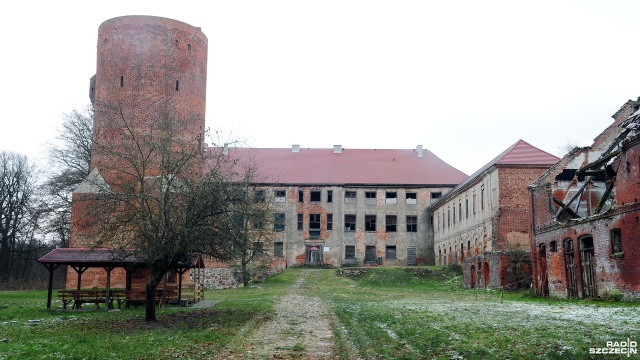 Gmina Banie szuka inwestora, który odbuduje zamek w Swobnicy. Obiekt od dziesięcioleci stoi zaniedbany.