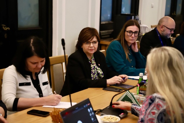 Sytuacji epidemicznej związanej z COVID-19 dotyczyła dzisiejsza narada w ministerstwie zdrowia.